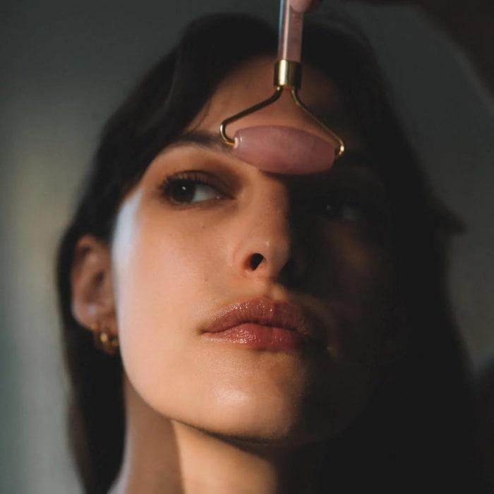 Rouleau Visage en Quartz Rose Arya Lush